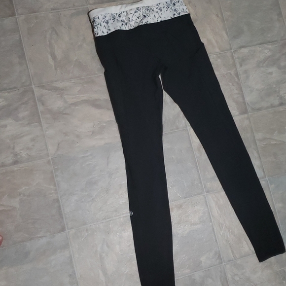 Lululemon tight - Picture 2 of 2